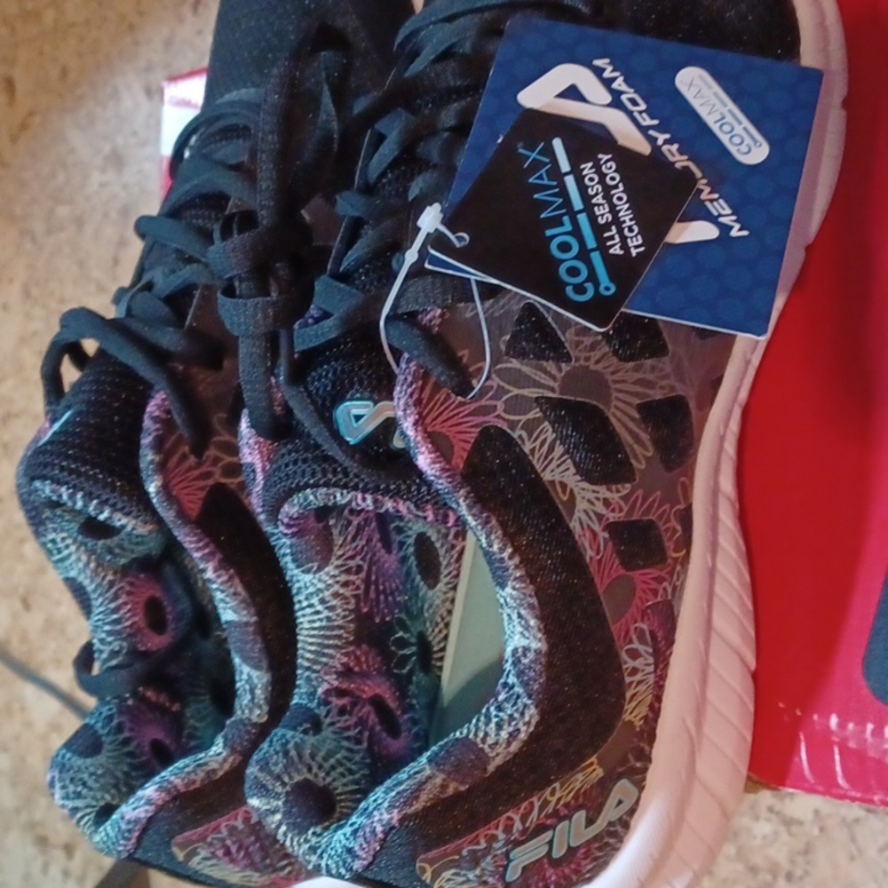Fila Memory Fantom 4 Women's Size 9, New In Box